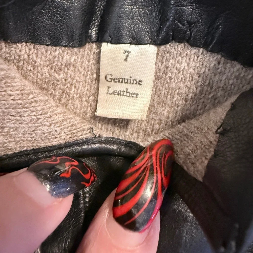Y2K Italian Black Leather Cashmere Lined Gloves Size 7 Buckle Grommet Motto
